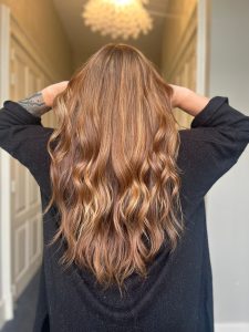 Nafoto lange haarstukken vrouw in Goes